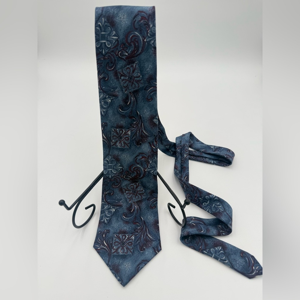 Vintage Claybrooke Blue & Red Abstract Floral 100% Silk Tie 57.5” Neck Tie